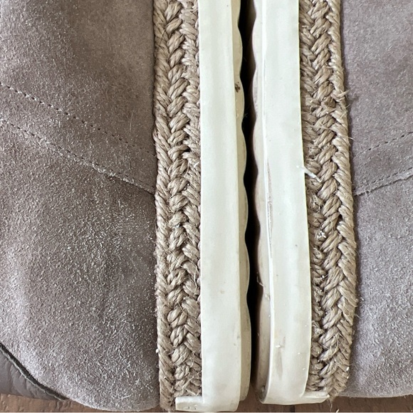 VINCE Dillon Sneakers EU 37 US 7 Beige Woodsmoke Suede Slip On Woven Preppy - Picture 8 of 9